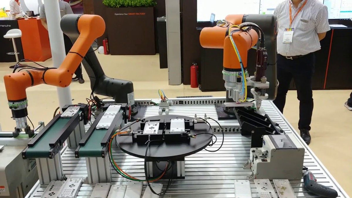 Коллаборативный робот на выставке
